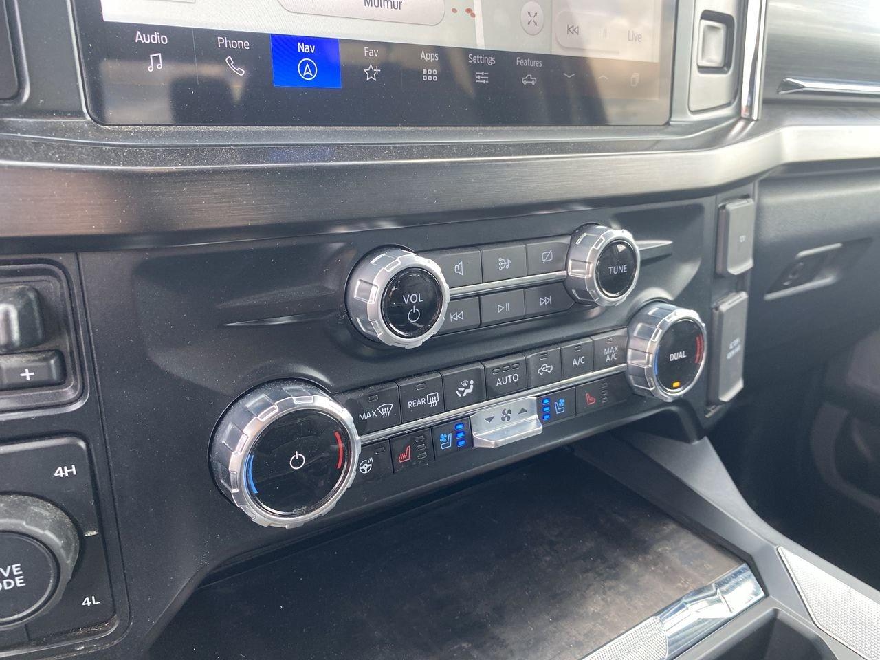 2023 Ford SUPER DUTY F-250 SRW LARIAT Photo