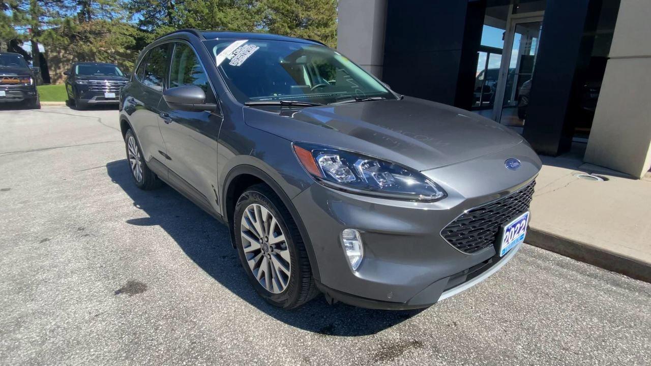 2022 Ford Escape Titanium Photo
