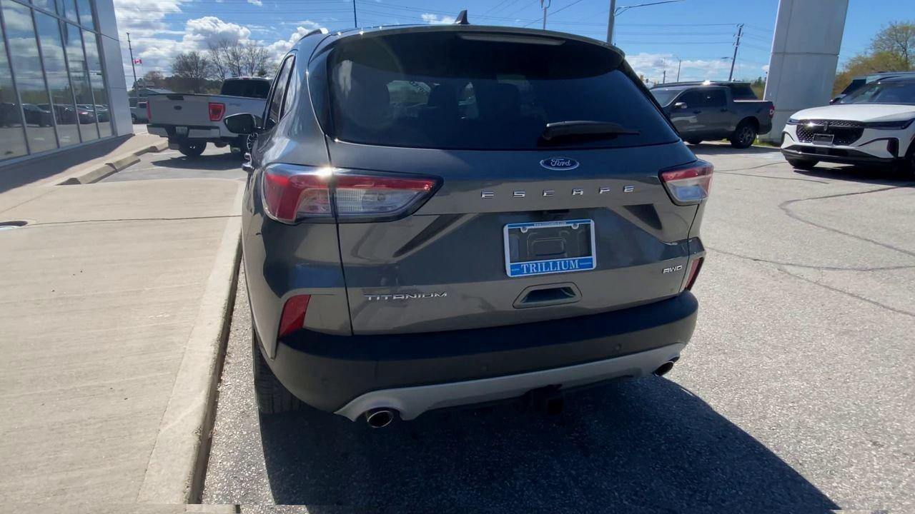 2022 Ford Escape Titanium Photo