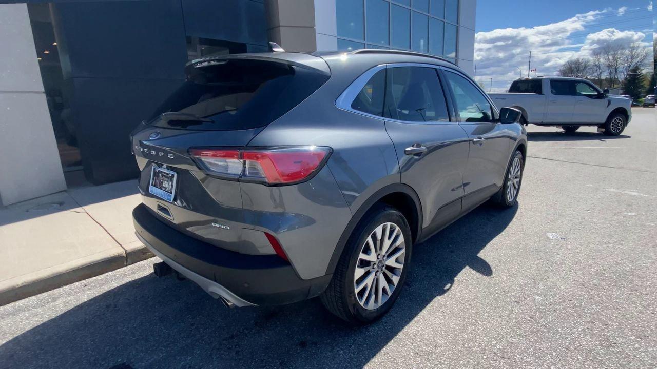 2022 Ford Escape Titanium Photo