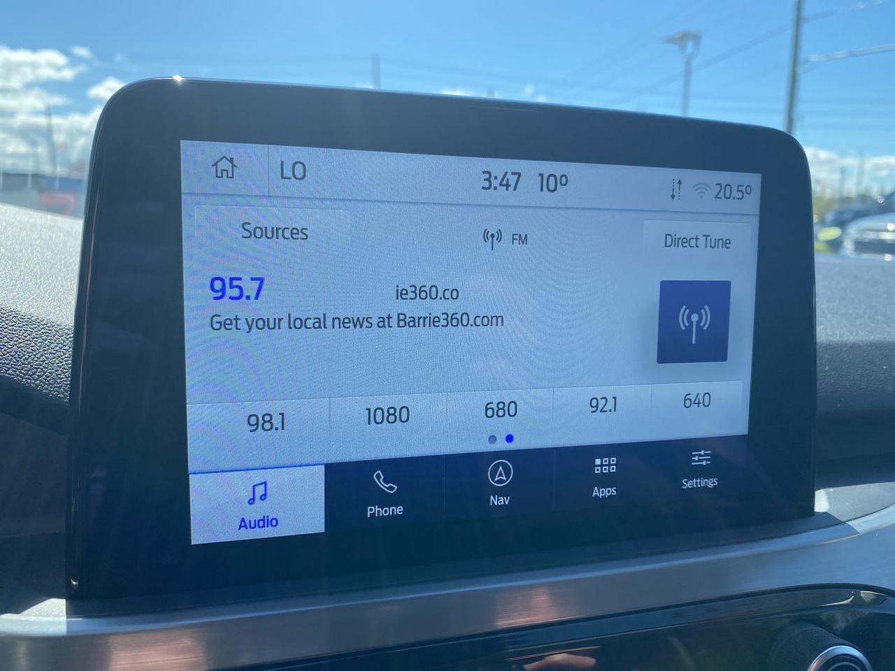 2022 Ford Escape Titanium Photo