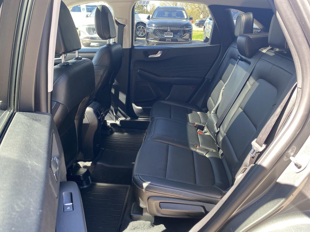 2022 Ford Escape Titanium Photo