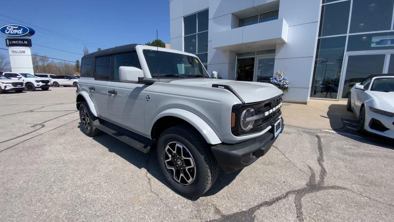 2026 Ford Bronco Outer Banks Photo