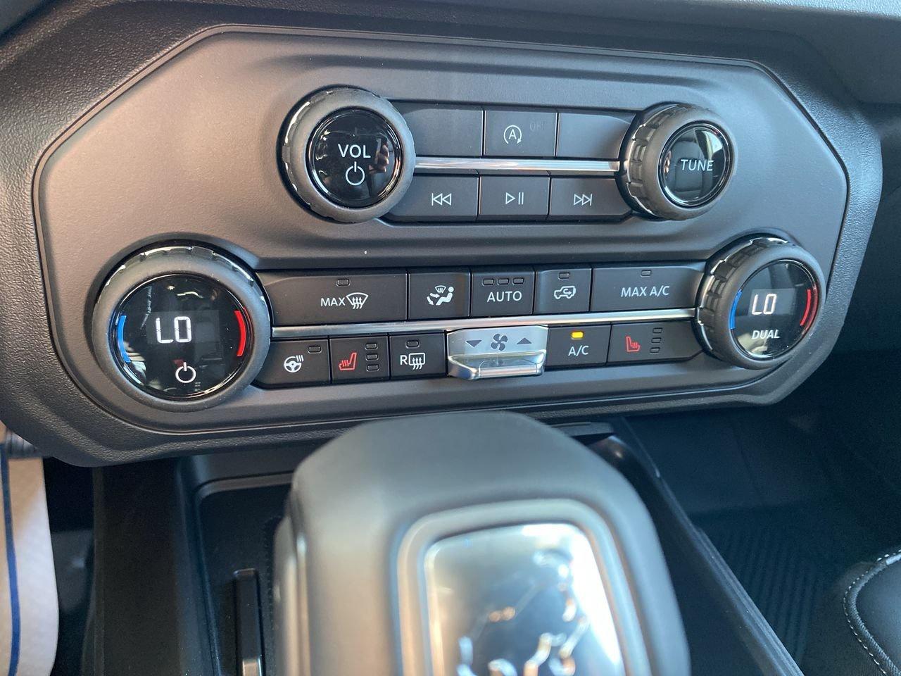 2026 Ford Bronco Outer Banks Photo