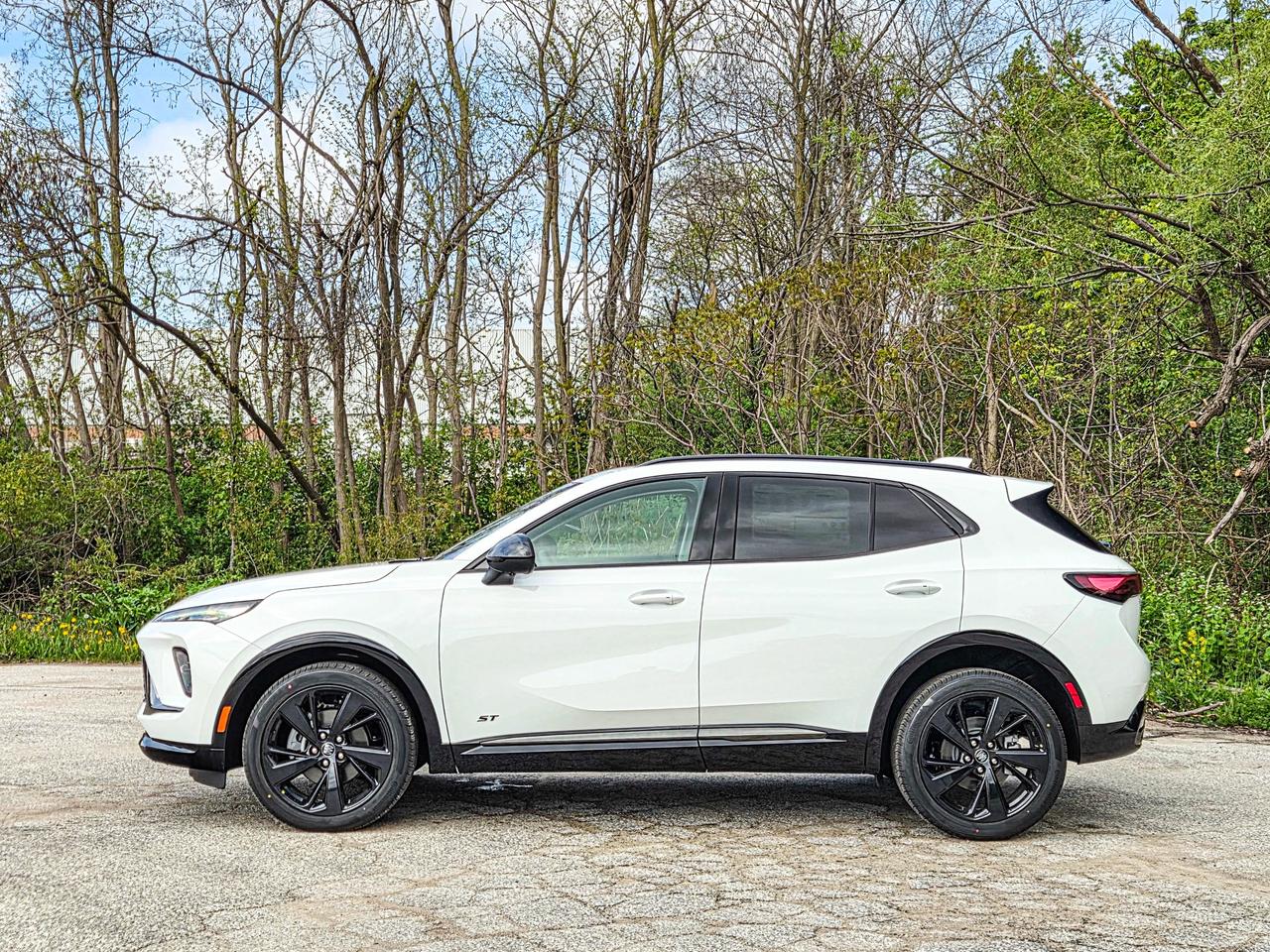 2026 Buick Envision SPORT TOURING Photo2