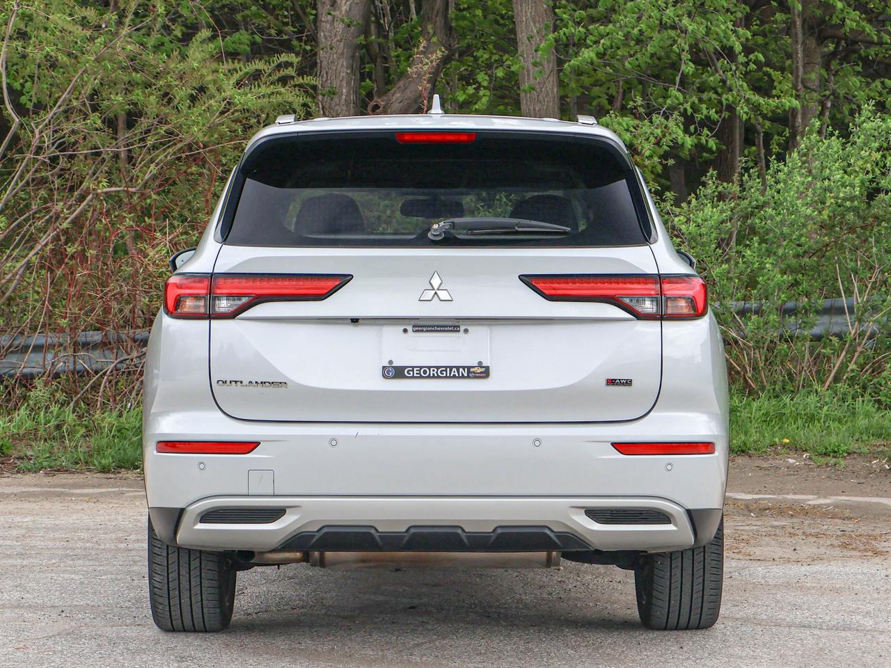 2024 Mitsubishi Outlander SEL Photo