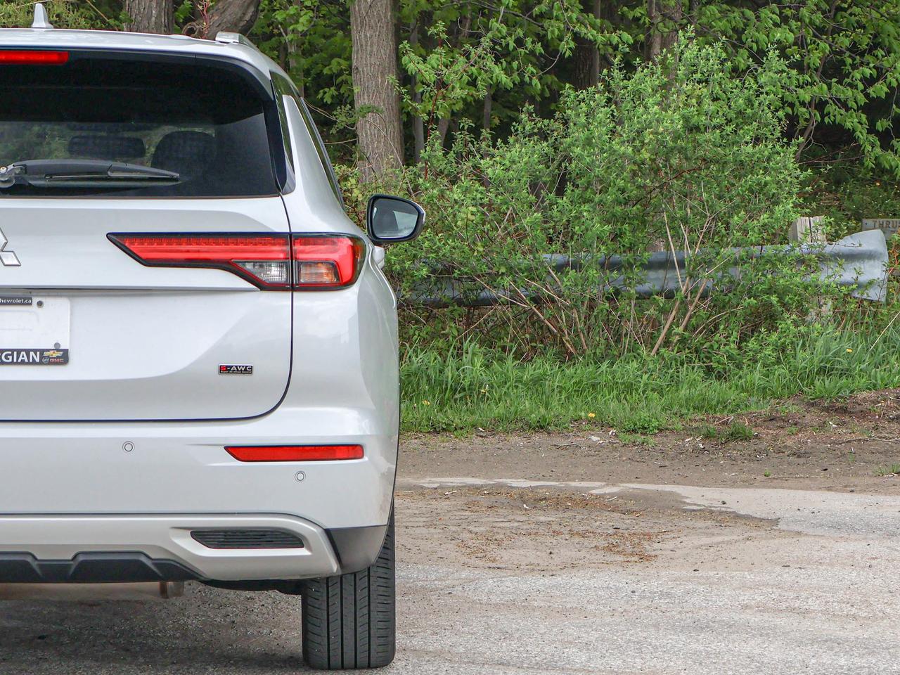 2024 Mitsubishi Outlander SEL Photo