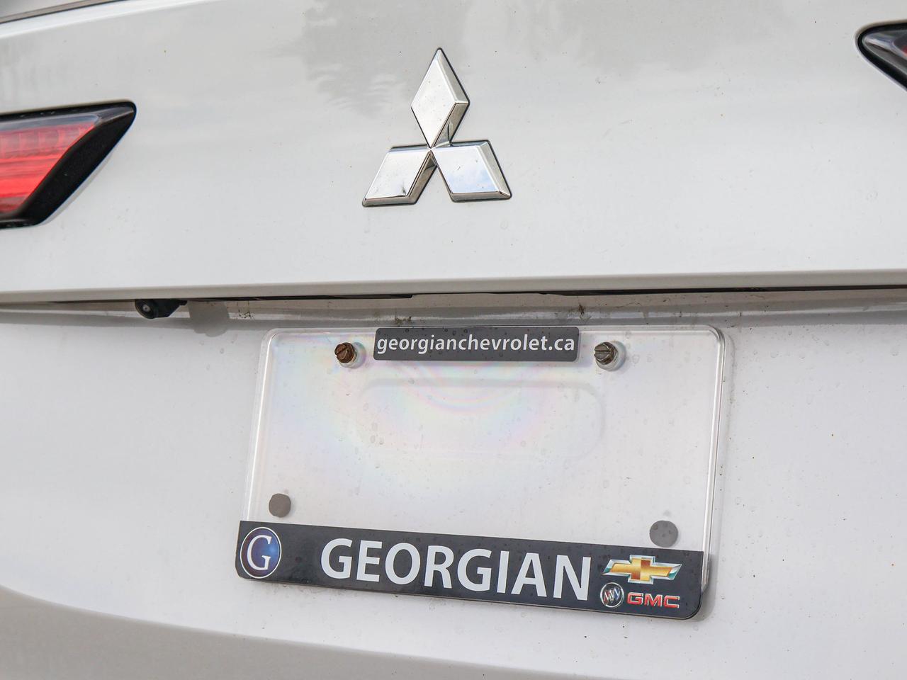2024 Mitsubishi Outlander SEL Photo