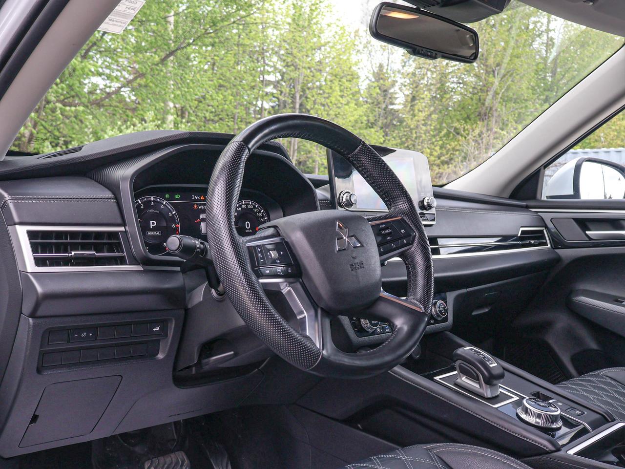2024 Mitsubishi Outlander SEL Photo