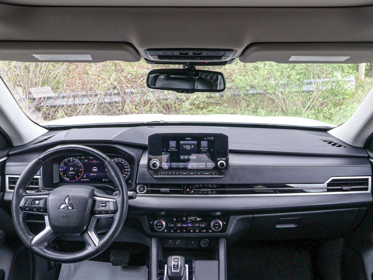 2024 Mitsubishi Outlander SEL Photo