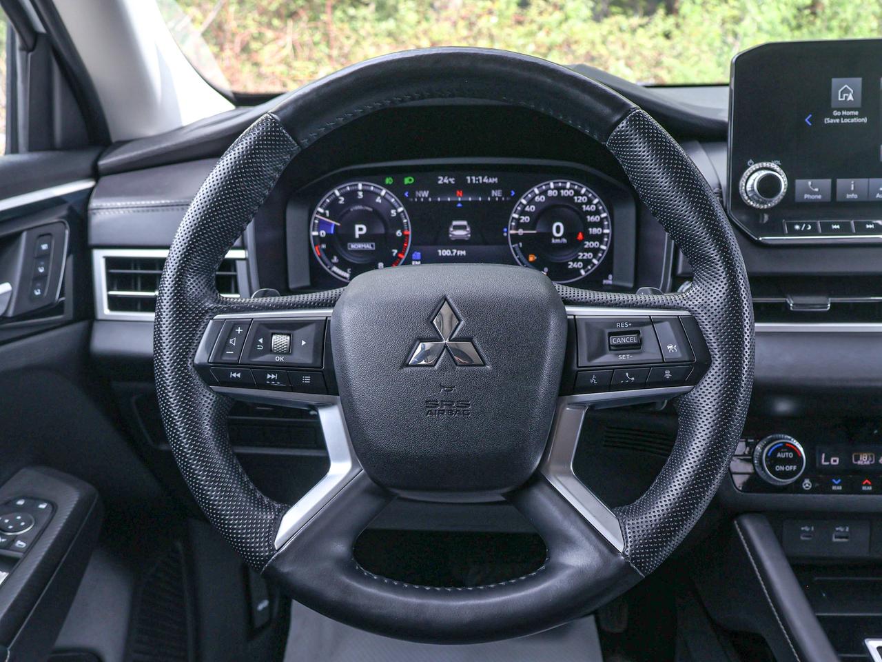 2024 Mitsubishi Outlander SEL Photo