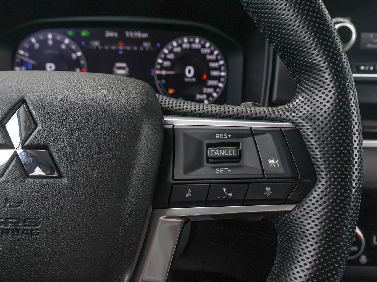 2024 Mitsubishi Outlander SEL Photo