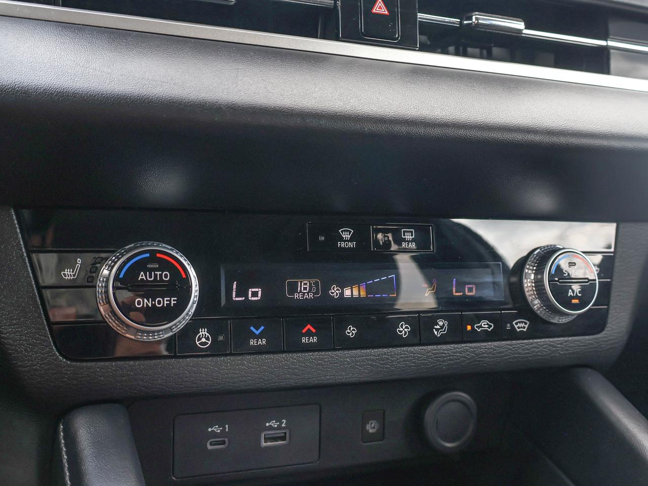 2024 Mitsubishi Outlander SEL Photo