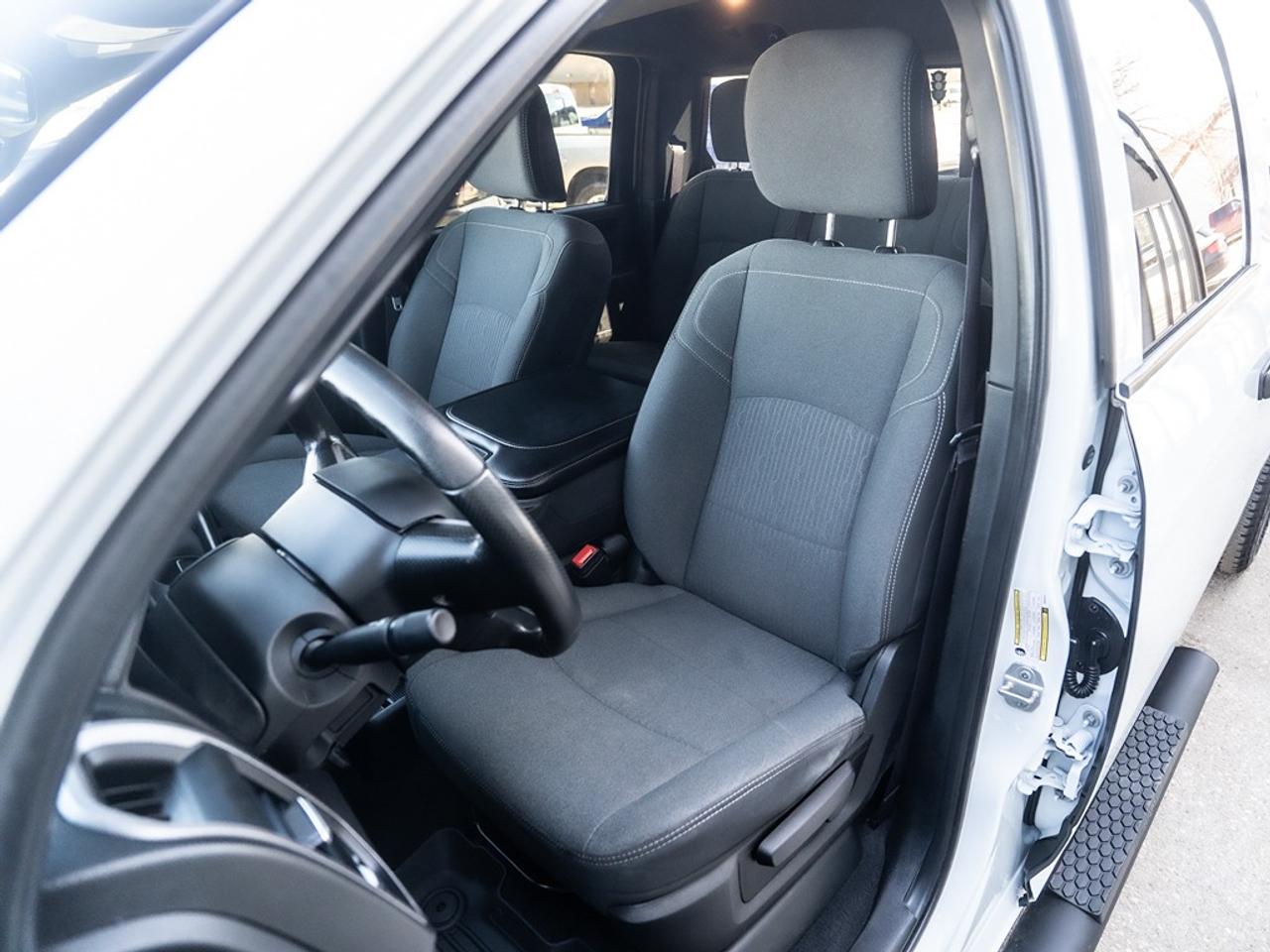 2022 RAM 3500 Tradesman 4x4 Crew Cab 8' Box Photo40