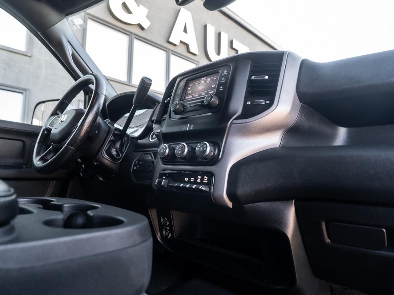 2022 RAM 3500 Tradesman 4x4 Crew Cab 8' Box Photo21