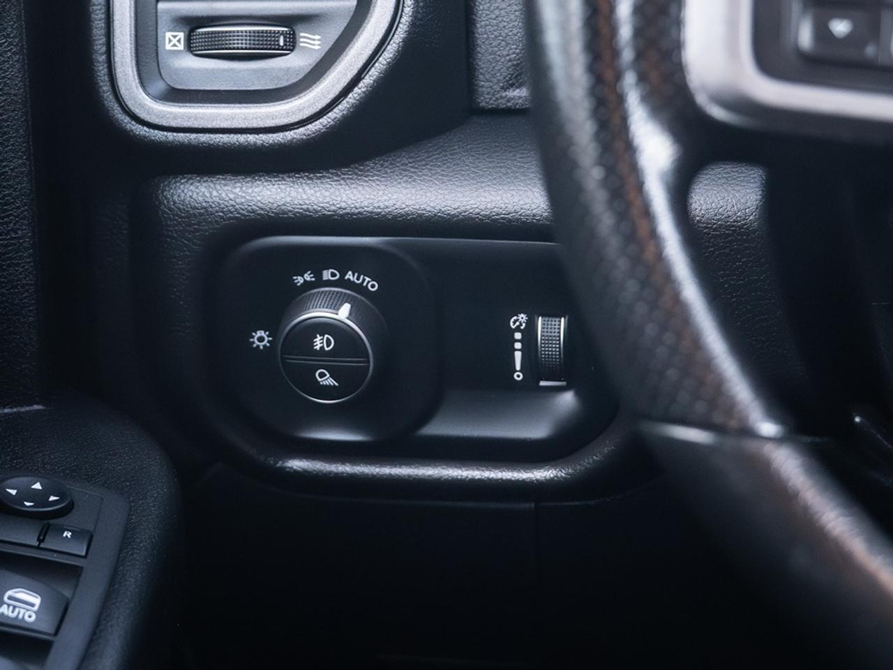 2022 RAM 3500 Tradesman 4x4 Crew Cab 8' Box Photo33
