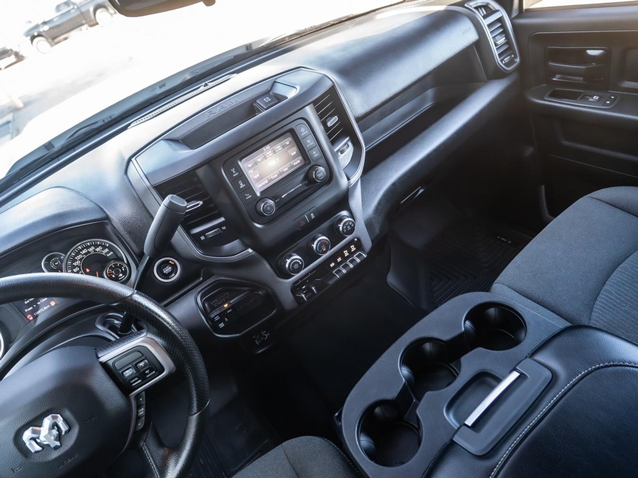 2022 RAM 3500 Tradesman 4x4 Crew Cab 8' Box Photo31