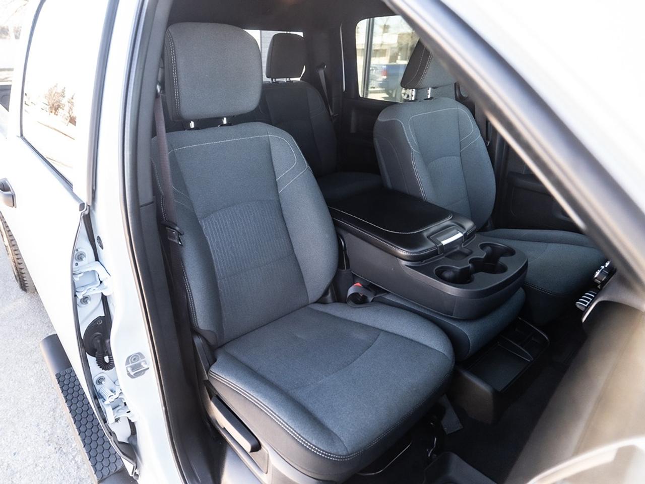 2022 RAM 3500 Tradesman 4x4 Crew Cab 8' Box Photo42