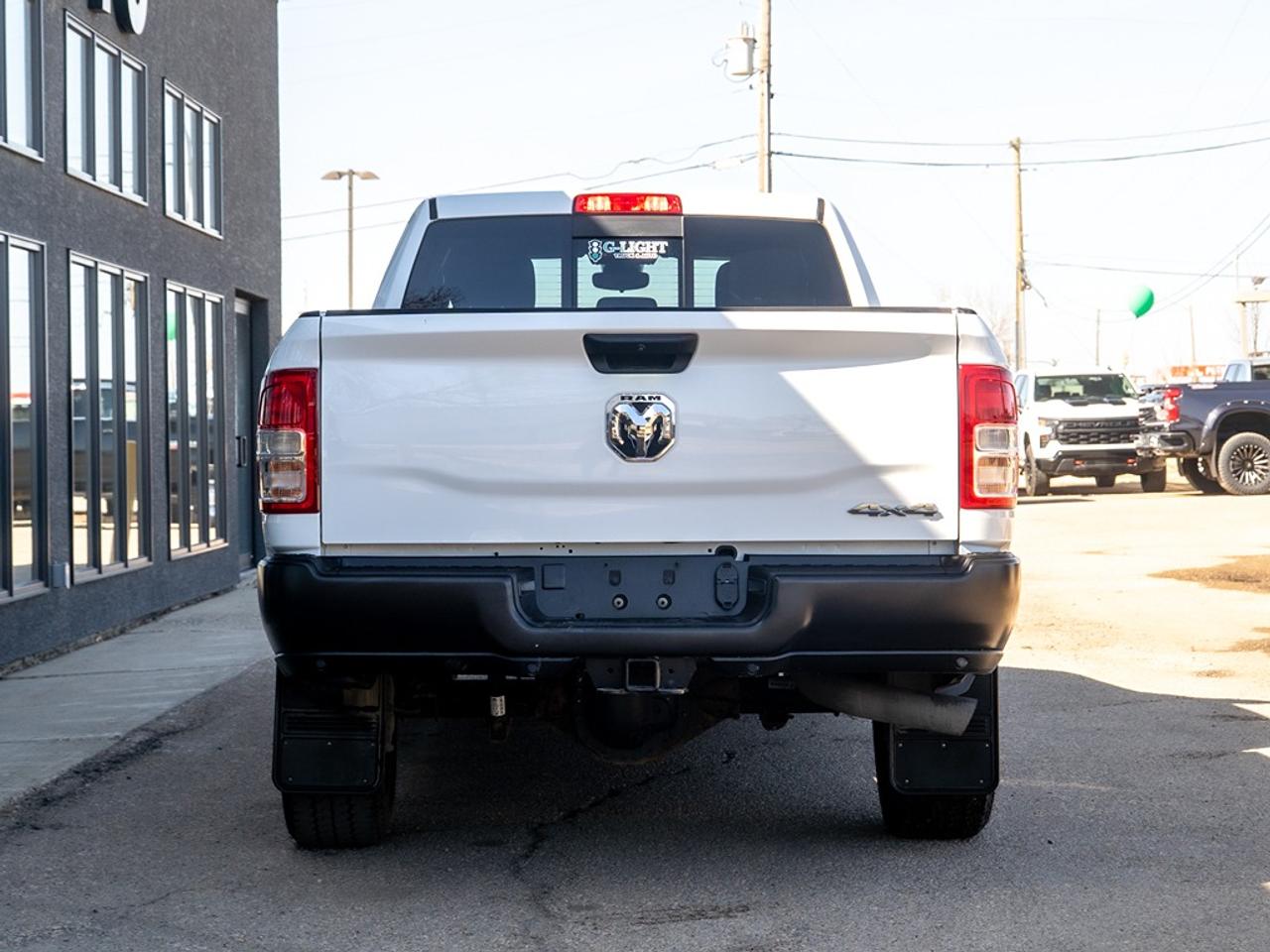 2022 RAM 3500 Tradesman 4x4 Crew Cab 8' Box Photo6