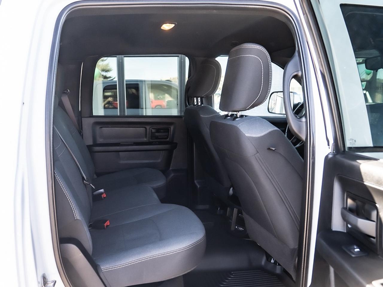 2022 RAM 3500 Tradesman 4x4 Crew Cab 8' Box Photo19