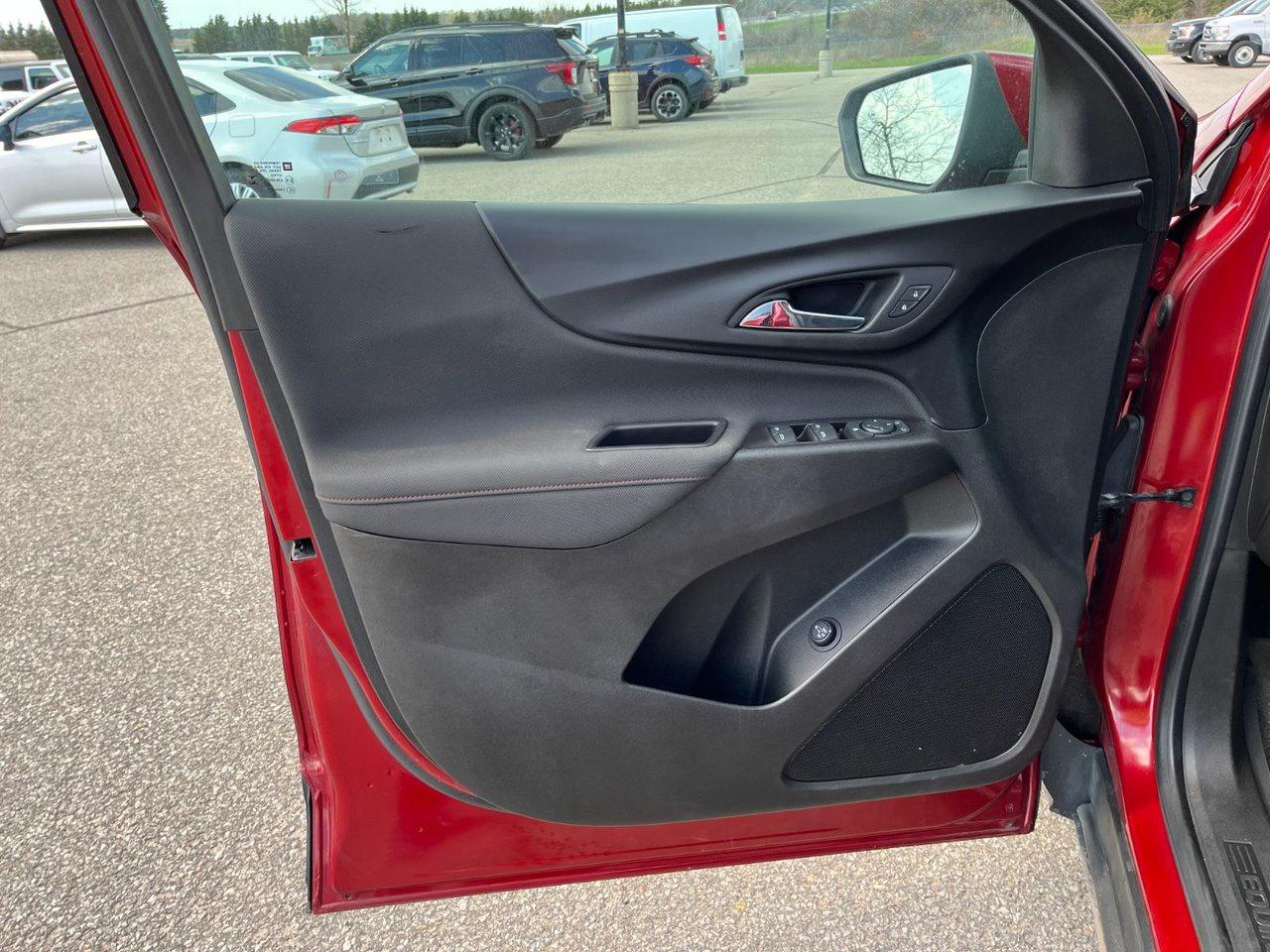 2022 Chevrolet Equinox AWD 4dr RS Photo