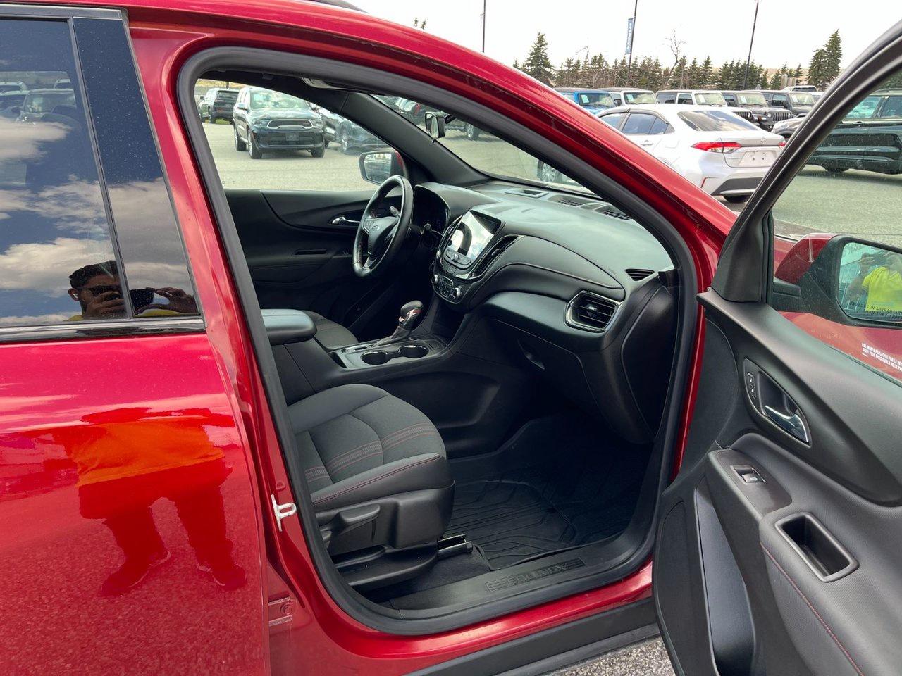 2022 Chevrolet Equinox AWD 4dr RS Photo