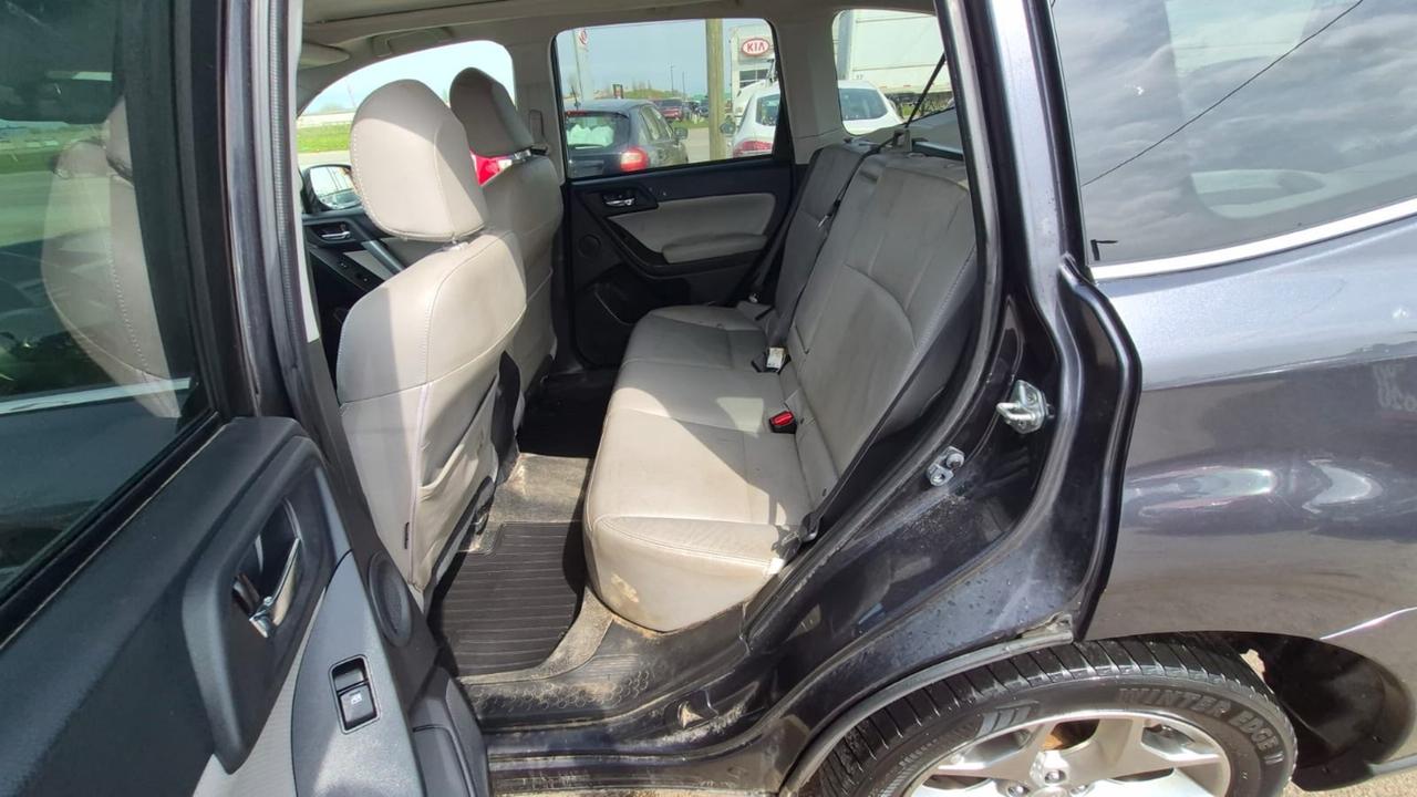 2015 Subaru Forester i Limited w/Tech Pkg, NO ACCIDENTS, AWD, CERTIFIED Photo