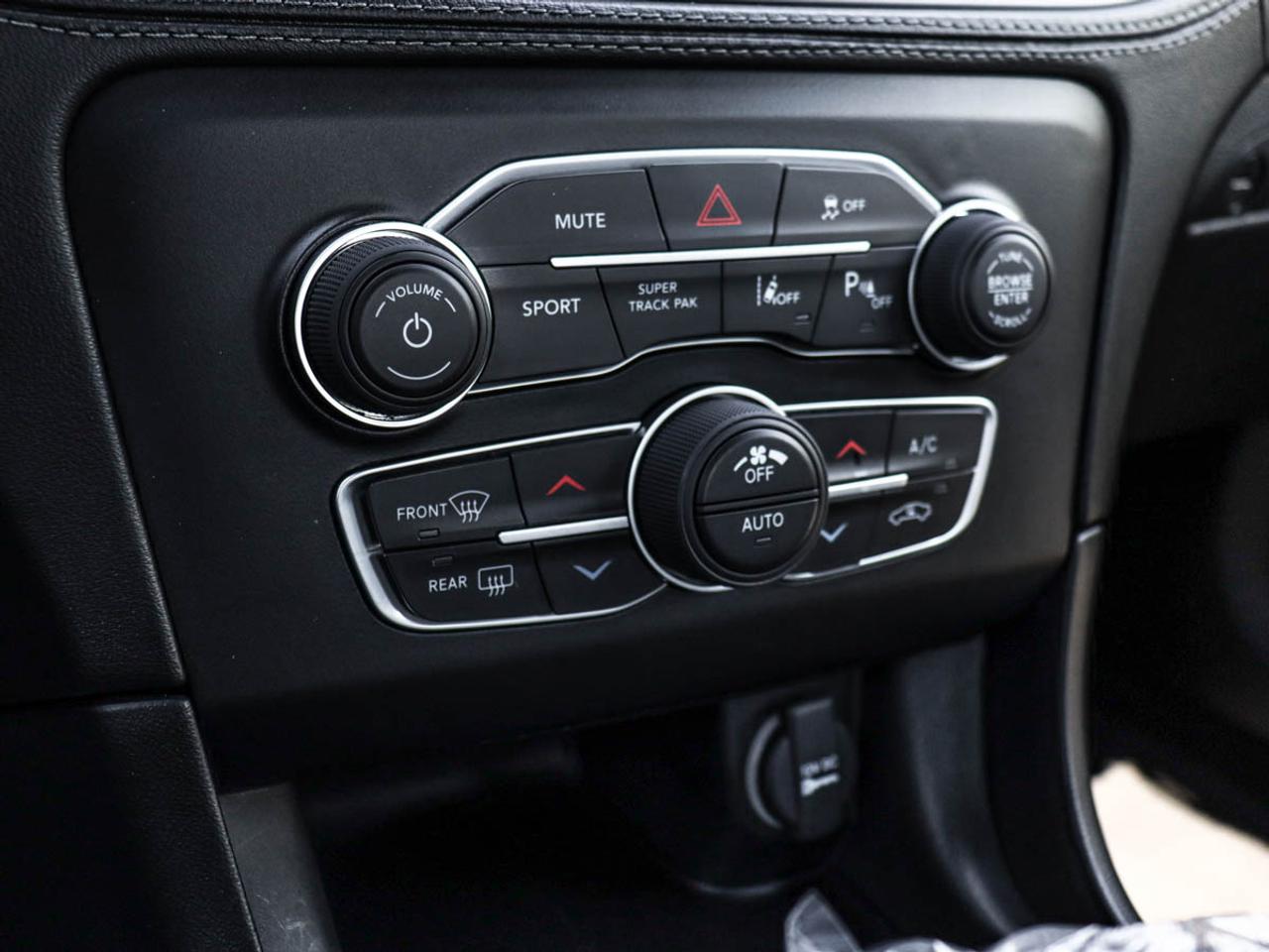 2023 Dodge Charger SXT AWD R/Starter Apple CarPlay/Android leather Photo