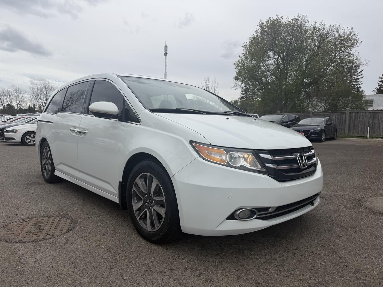 2014 Honda Odyssey Touring Photo