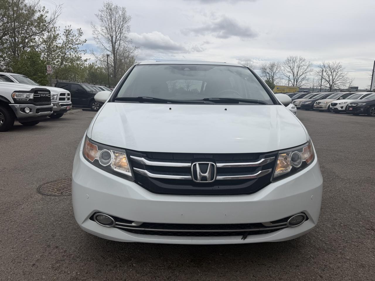 2014 Honda Odyssey Touring Photo