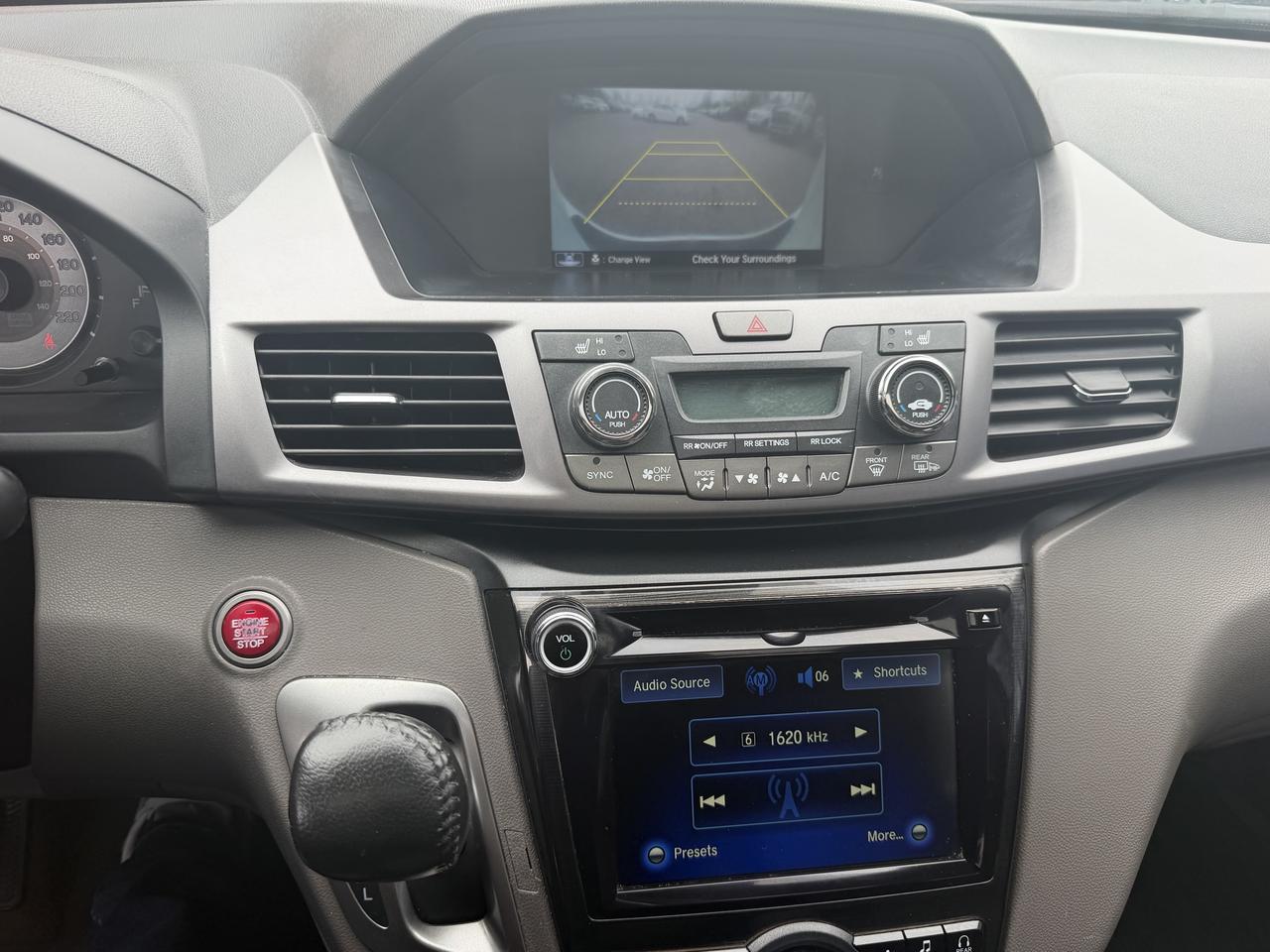 2014 Honda Odyssey Touring Photo