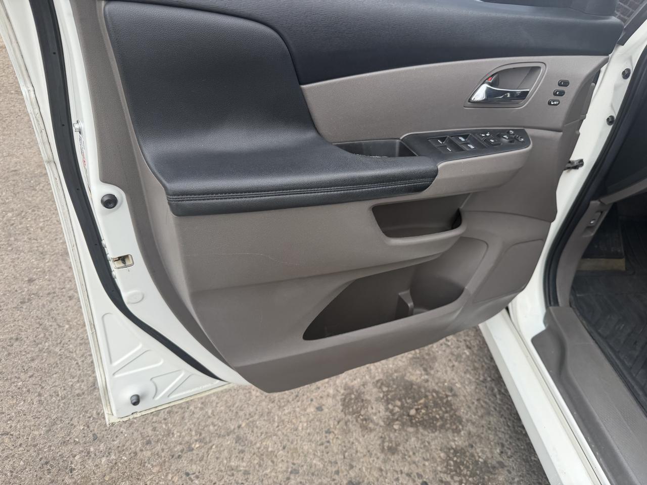 2014 Honda Odyssey Touring Photo