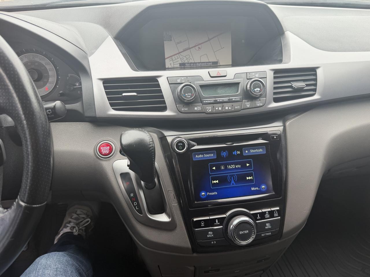 2014 Honda Odyssey Touring Photo