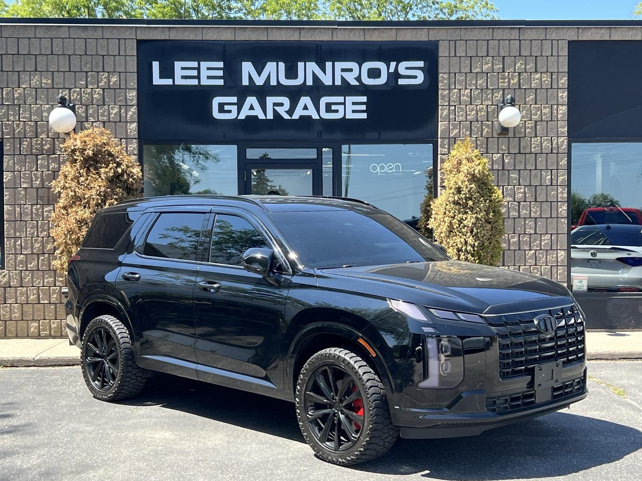 2023 Hyundai PALISADE Ultimate Calligraphy 7-Passenger AWD Plus!