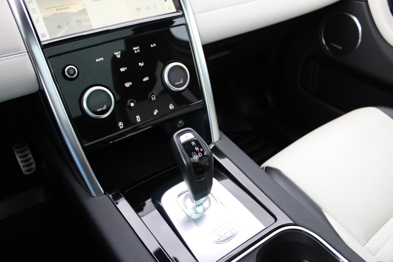 2021 Land Rover Discovery Sport R-Dynamic SE 4WD Photo