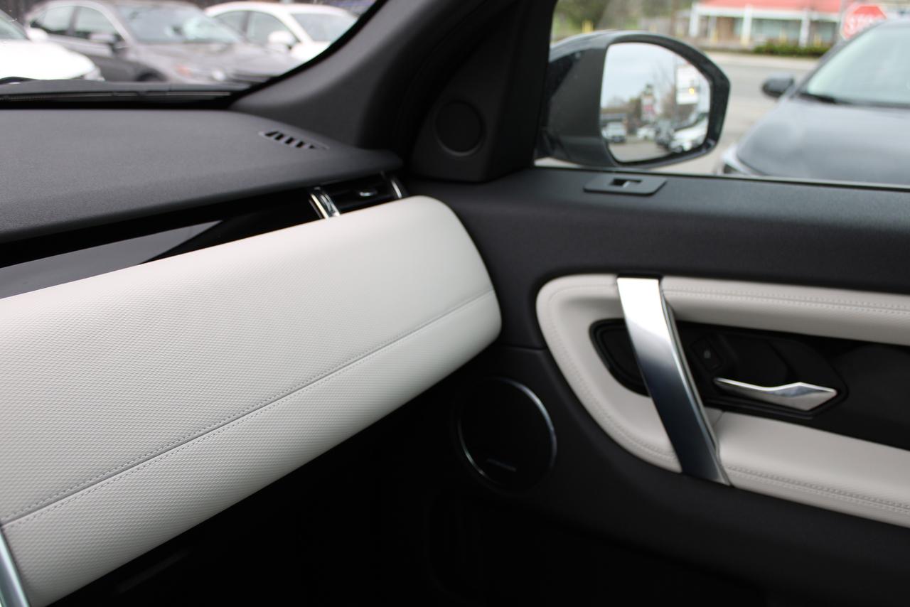 2021 Land Rover Discovery Sport R-Dynamic SE 4WD Photo