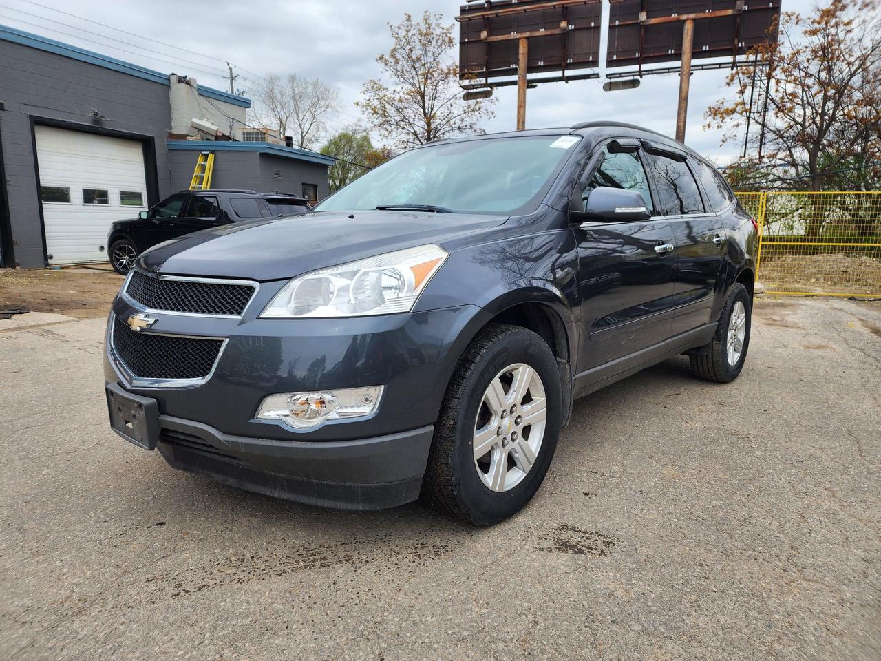 2012 Chevrolet Traverse 1LT l 7 Pass l Only 95000KM l Clean Carfax l - Photo #1