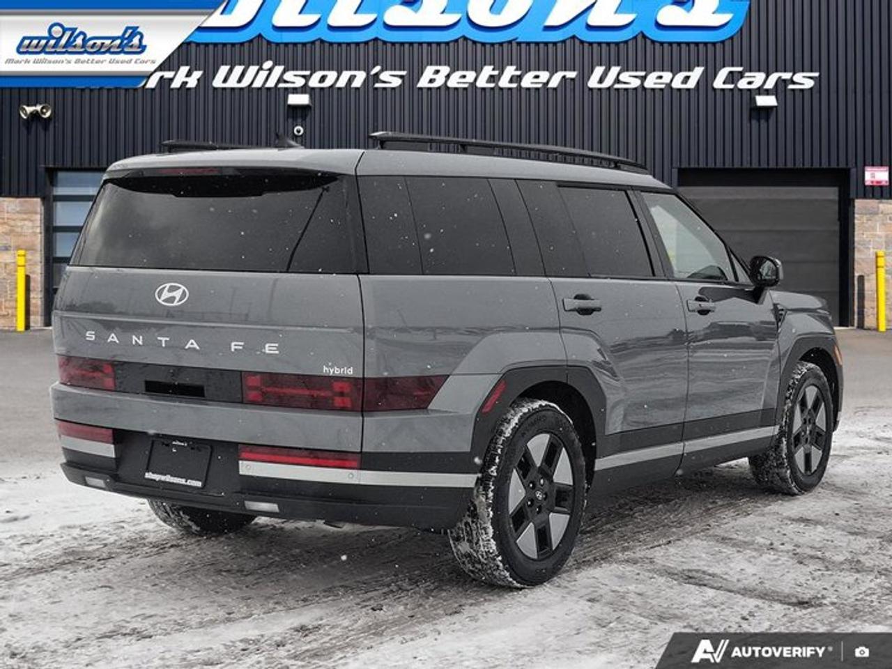 2025 Hyundai Santa Fe Hybrid Preferred AWD | 3rd Row | Heated Wheel + Seats | Adaptive Cruise | CarPlay + Android | and More ! Photo4