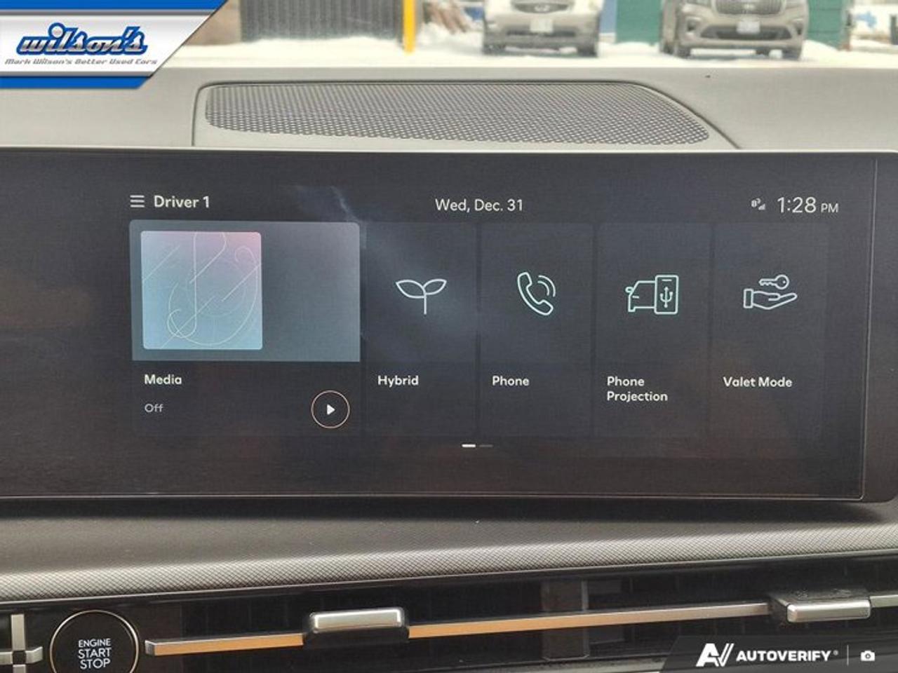 2025 Hyundai Santa Fe Hybrid Preferred AWD | 3rd Row | Heated Wheel + Seats | Adaptive Cruise | CarPlay + Android | and More ! Photo