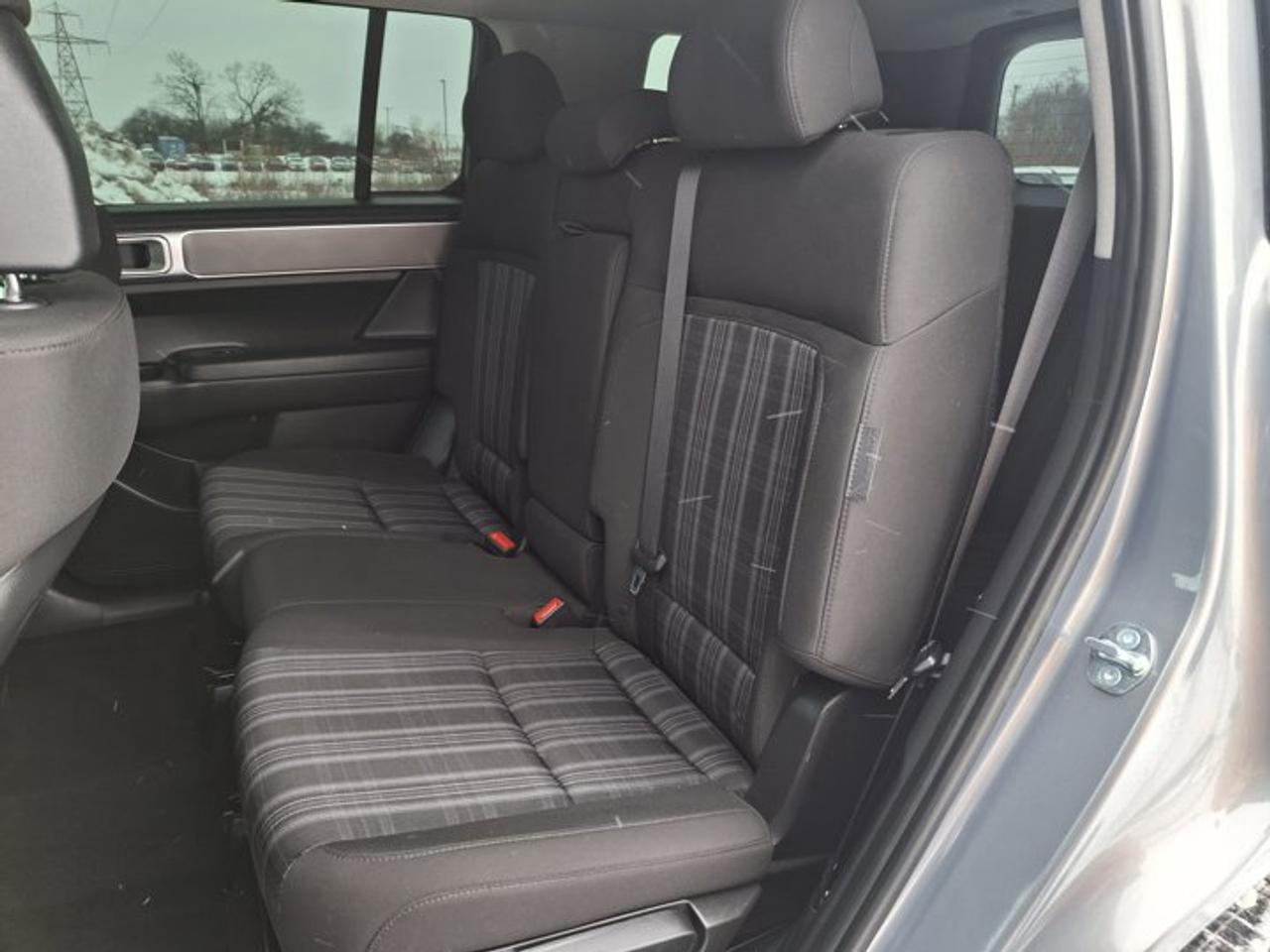 2025 Hyundai Santa Fe Hybrid Preferred AWD | 3rd Row | Heated Wheel + Seats | Adaptive Cruise | CarPlay + Android | and More ! Photo