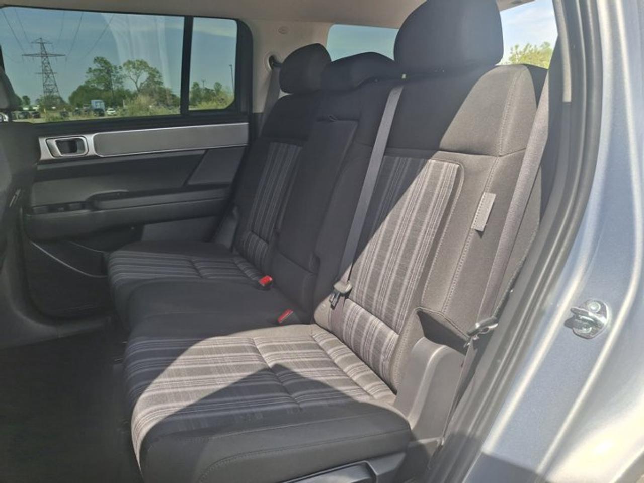 2025 Hyundai Santa Fe Hybrid Preferred AWD | 3rd Row | Heated Wheel + Seats | Adaptive Cruise | CarPlay + Android | and More ! Photo
