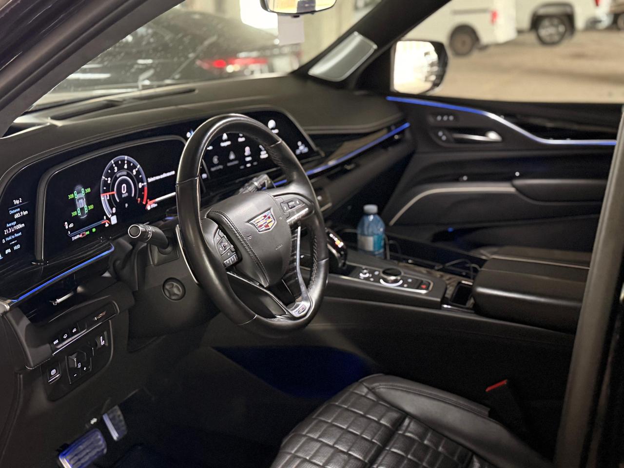 2023 Cadillac Escalade AWD V-Series| CLEAN TITLE | CLEAN CAR| Photo