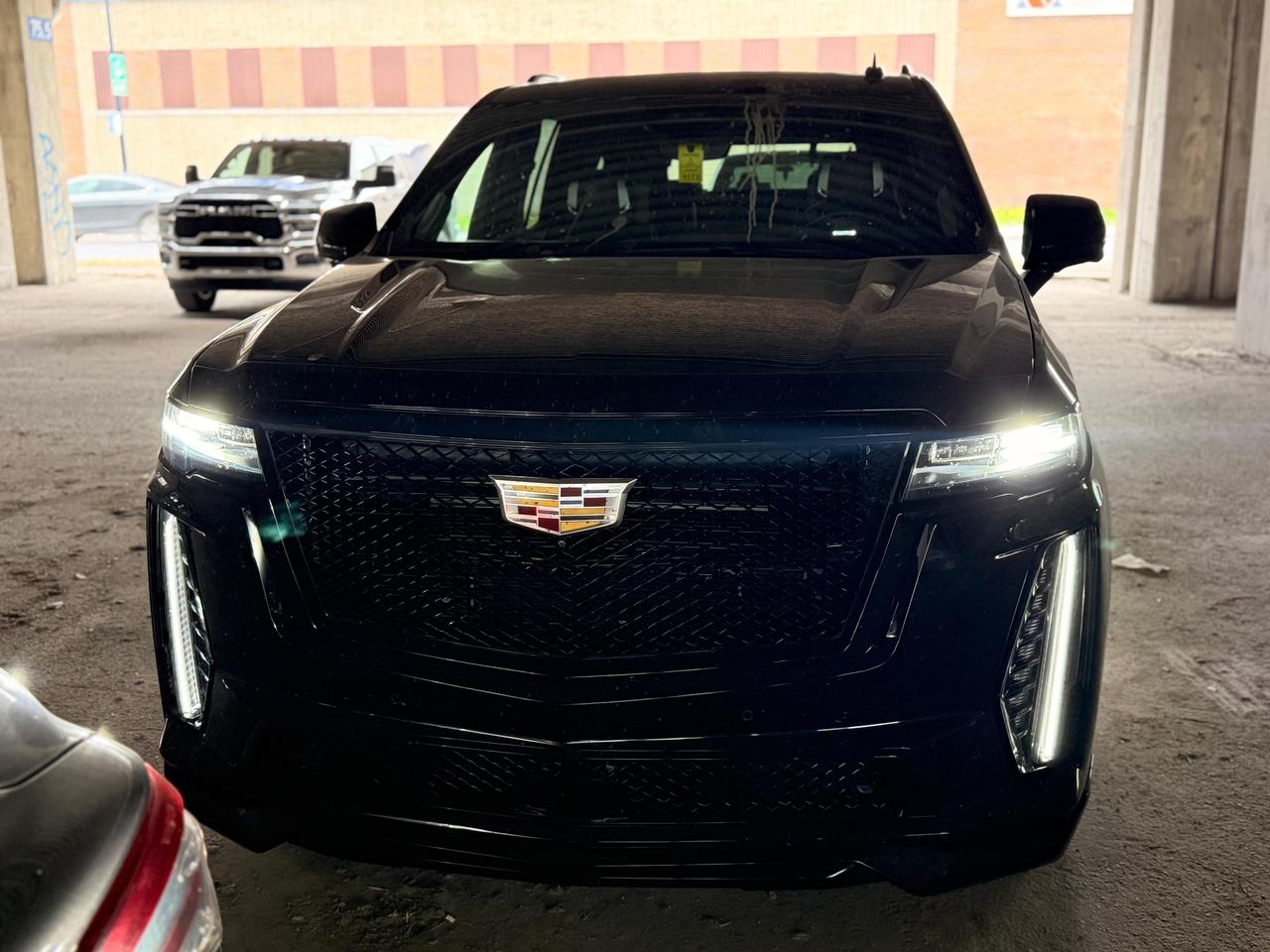 2023 Cadillac Escalade AWD V-Series| CLEAN TITLE | CLEAN CAR| Photo
