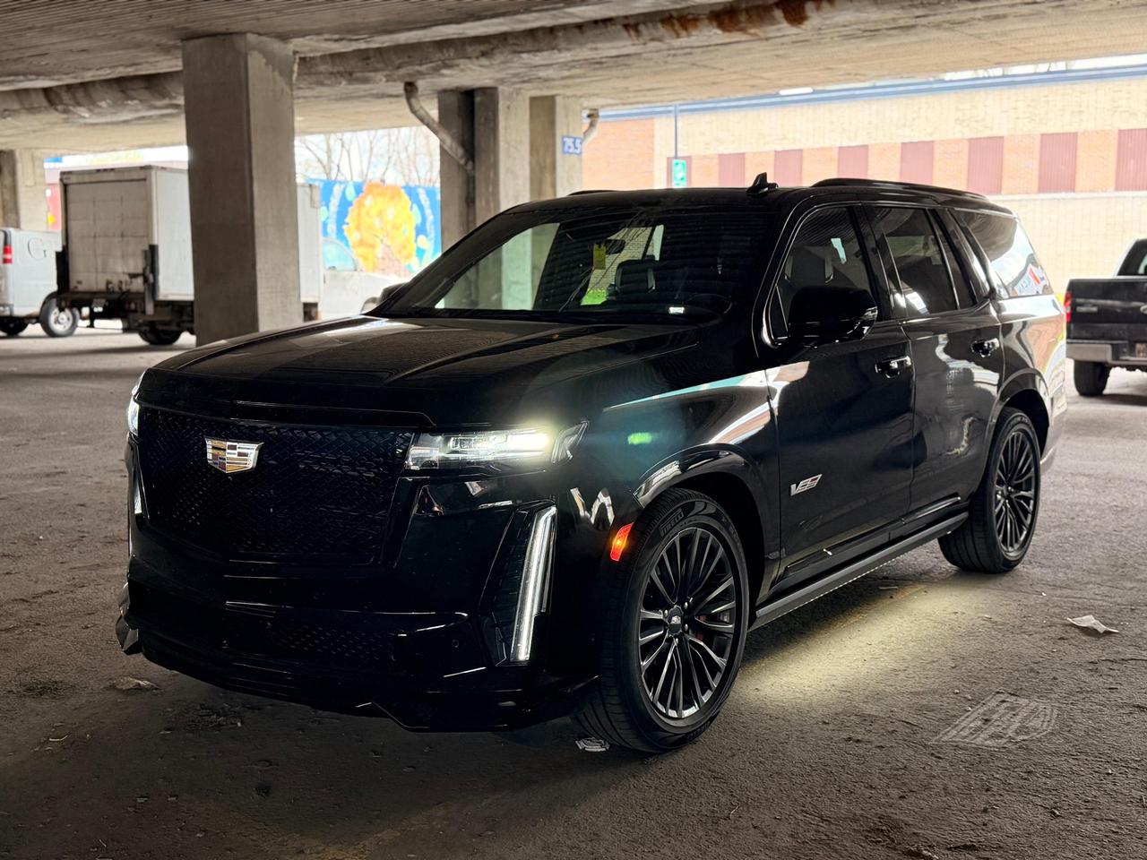 2023 Cadillac Escalade AWD V-Series| CLEAN TITLE | CLEAN CAR| Photo0