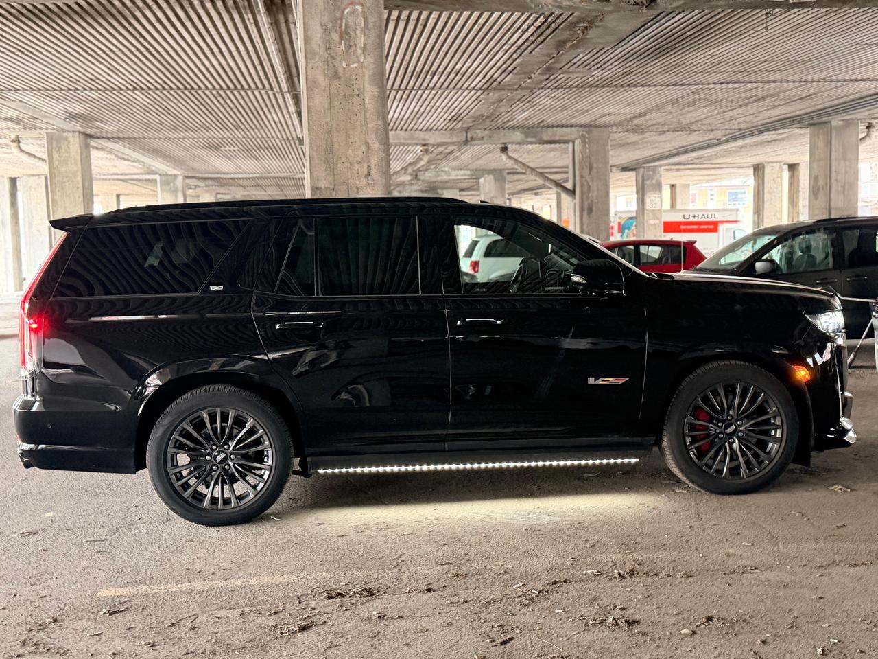 2023 Cadillac Escalade AWD V-Series| CLEAN TITLE | CLEAN CAR| Photo