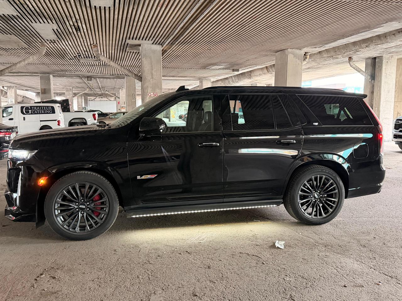 2023 Cadillac Escalade AWD V-Series| CLEAN TITLE | CLEAN CAR| Photo