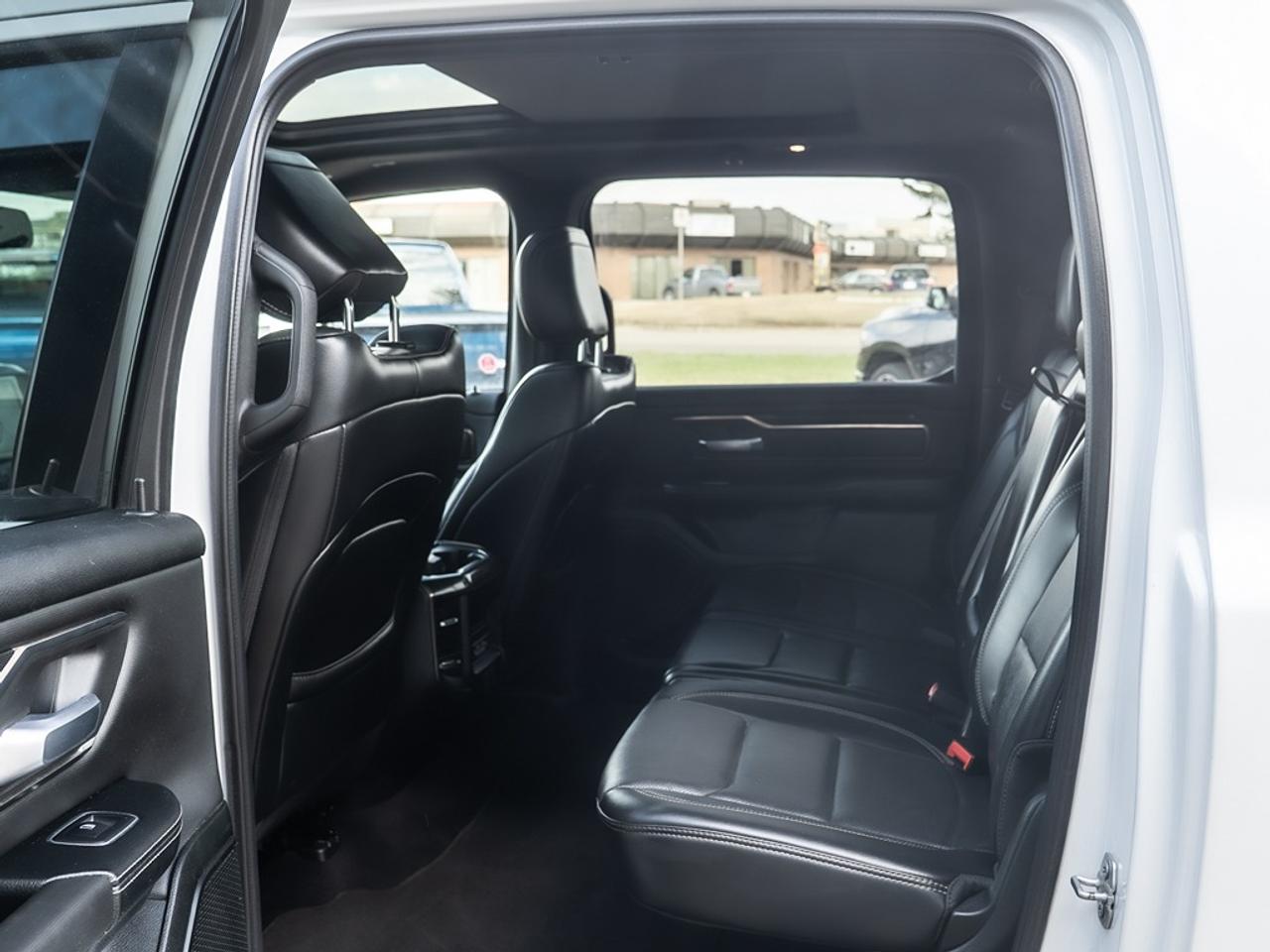 2019 RAM 1500 SPORT Photo18