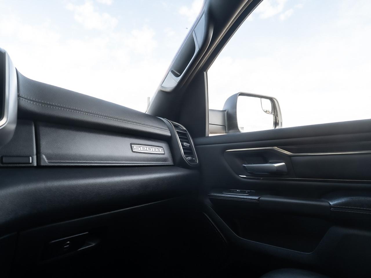 2019 RAM 1500 SPORT Photo15