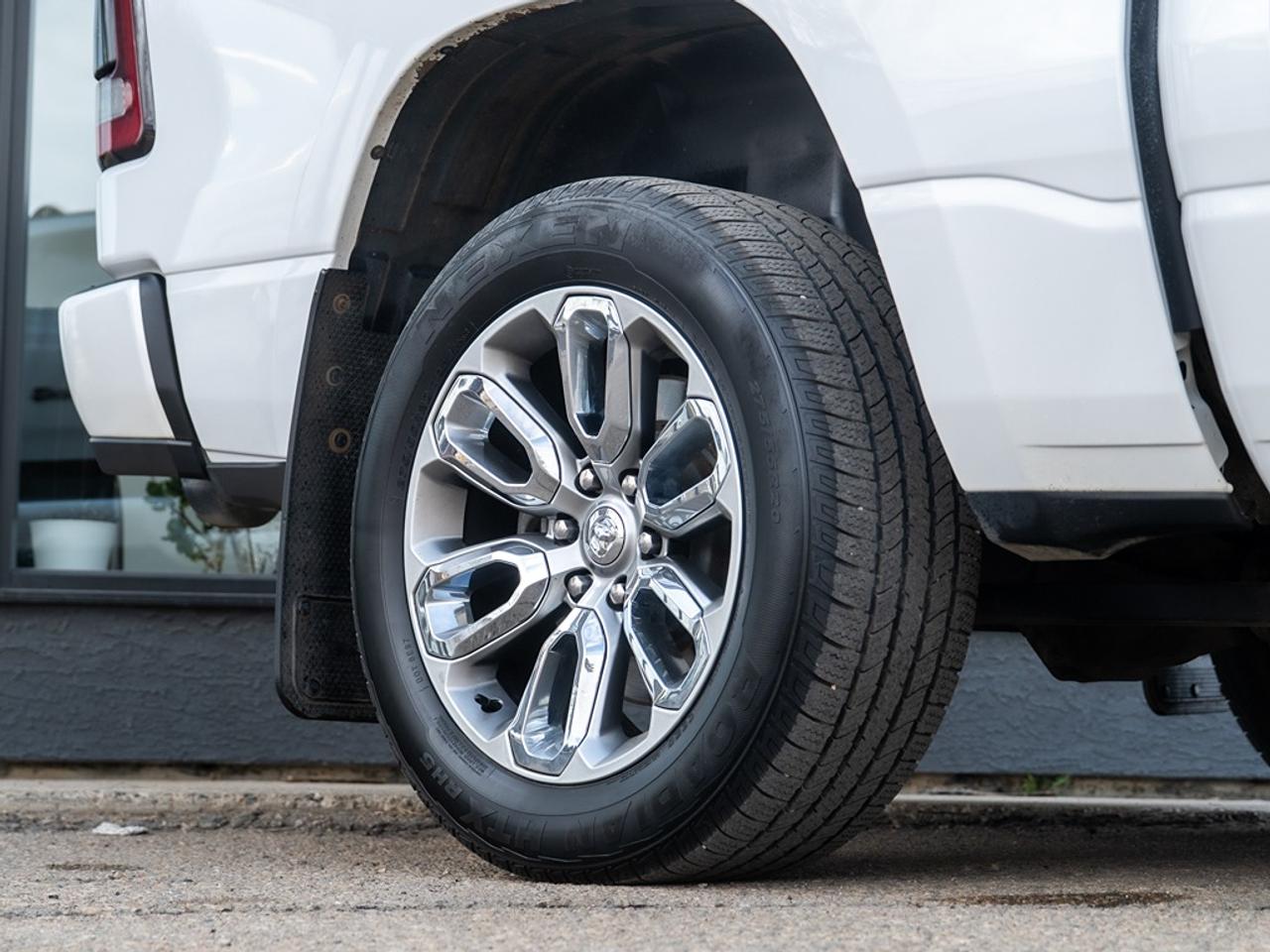 2019 RAM 1500 SPORT Photo26