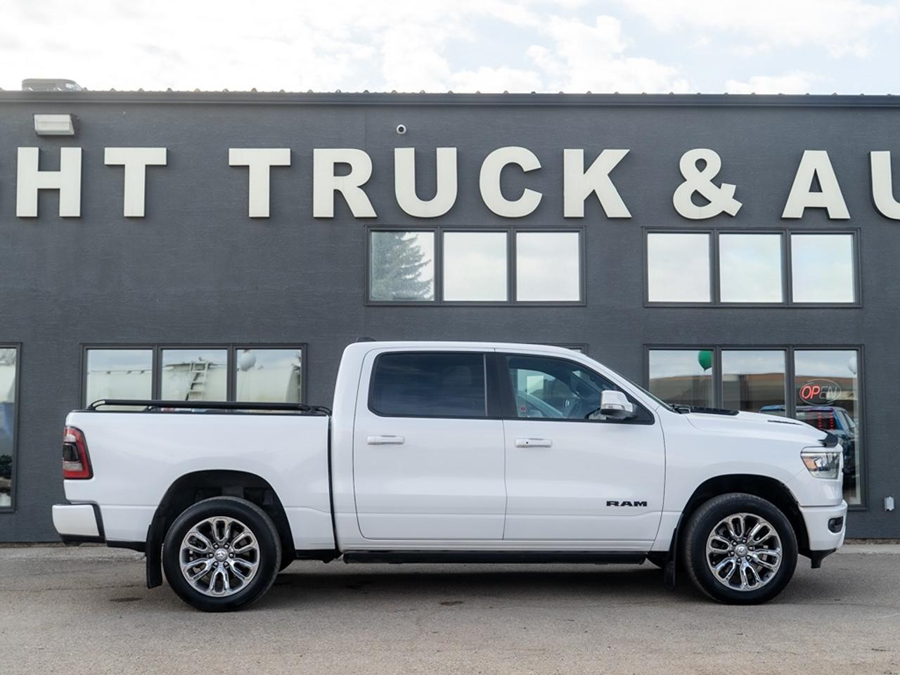 2019 RAM 1500 SPORT Photo4
